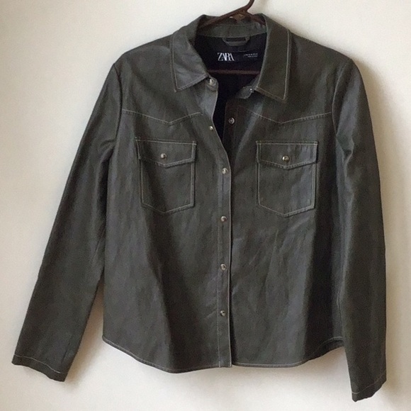 ZARA vegan leather khaki green cropped jacket/shacket Bloggers favorite - Picture 2 of 8